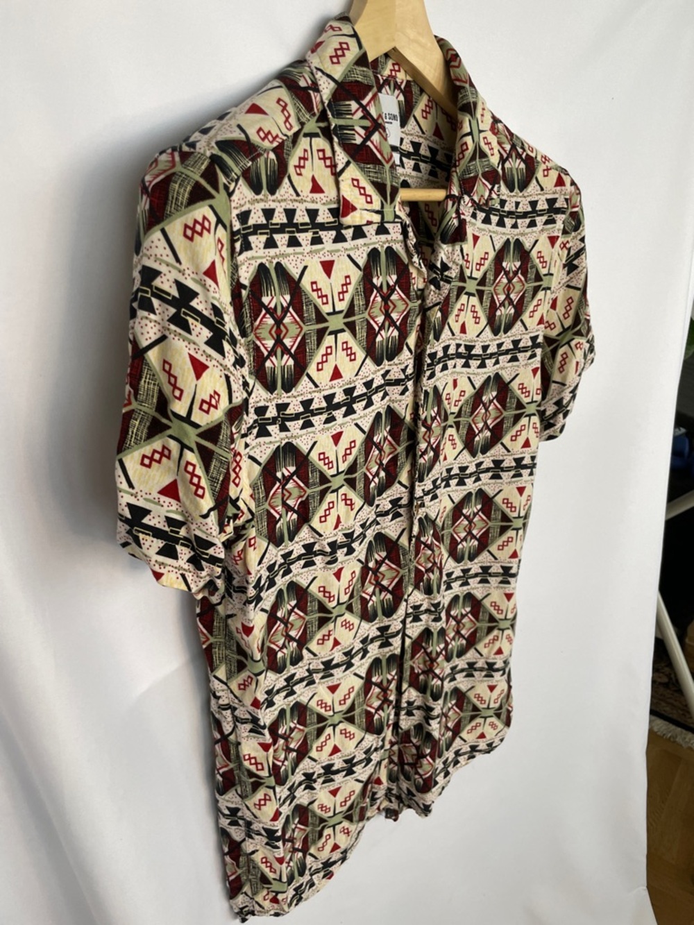 Only & Sons Aztec-Print Short Sleeve Shirt in Cream and Red Size M